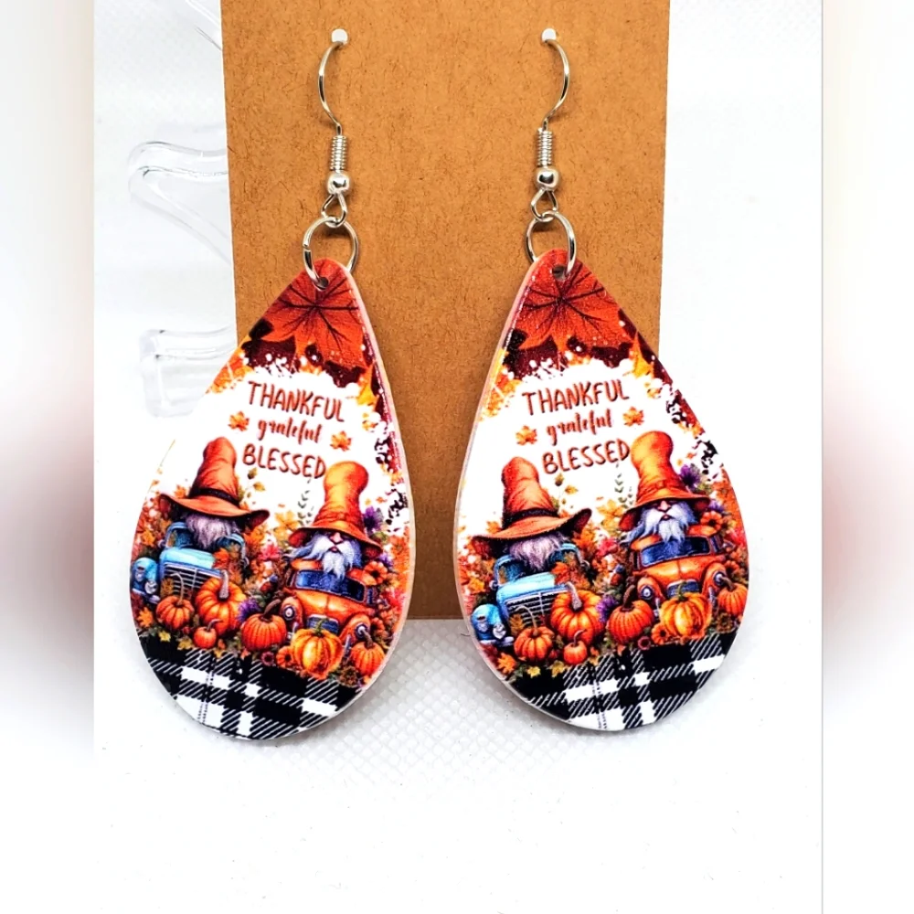 7/$10 Thankful Grateful Blessed Wooden Fall Earrings, New